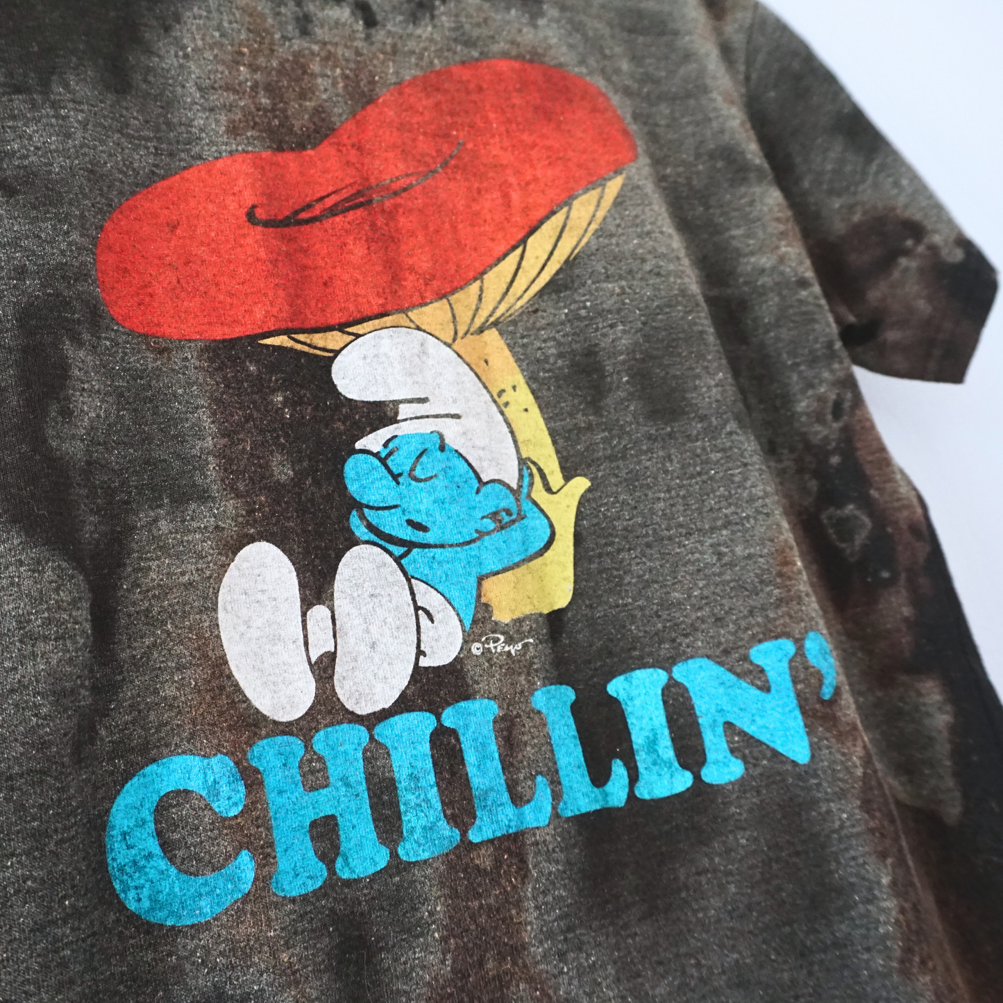 Chillin' Smurf Tee |  Pre-Loved